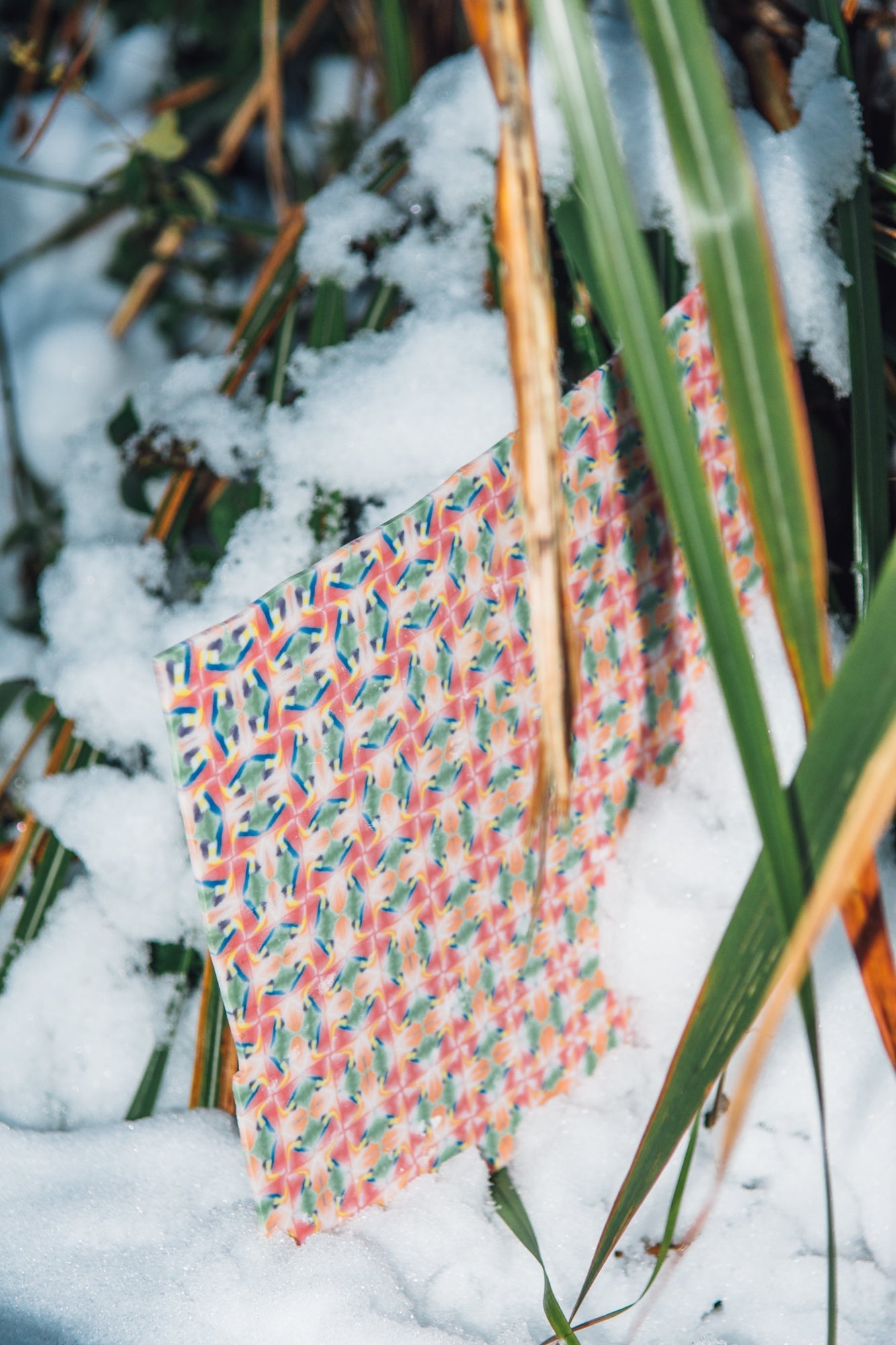 A Study of Seamless Pattern on an Irregular-Shaped Plate, 2017